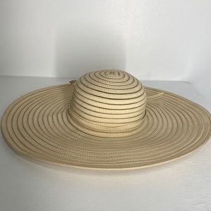 C. C beach hat